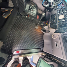 Load image into Gallery viewer, Peterbilt 389 Diamond Stitch Leather Floor mats