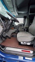 Load image into Gallery viewer, Kenworth T680 Diamond Stitch Leather Floor mats