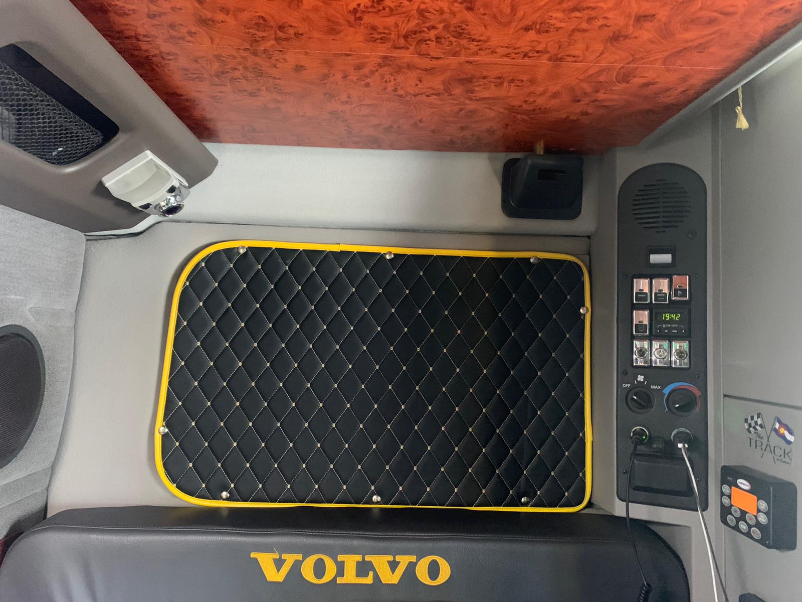 Volvo VNL 780 Sleeper windows covers & sun roof cover kit (5 Piece ...